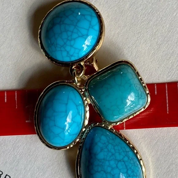 🌟Gold Tone Clip Faux Turquoise Earrings🌟 - Picture 5 of 5